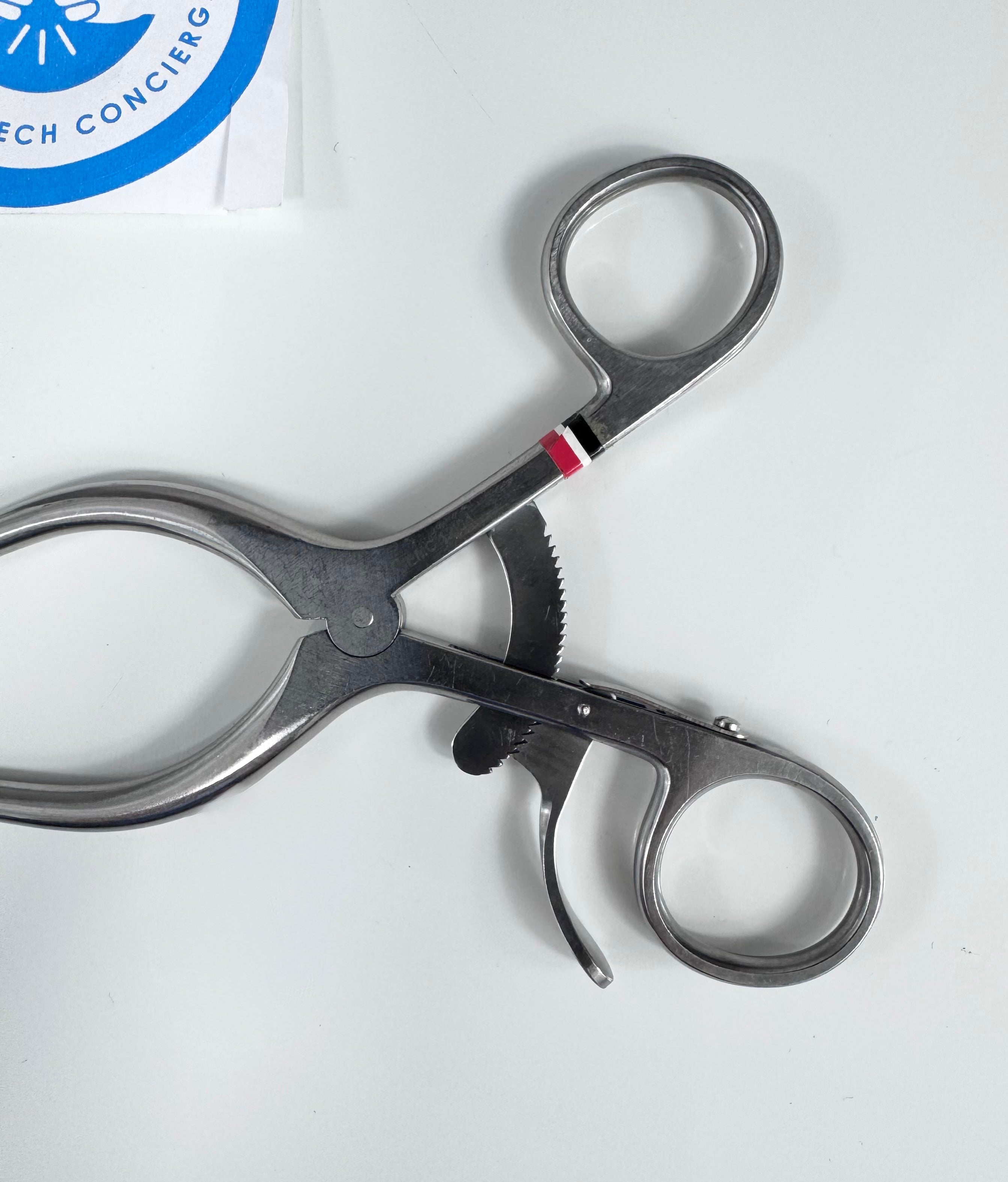 V. Mueller SA3114-001 | 6-1/4" Sharp 3 Prongs Weitlaner Retractor