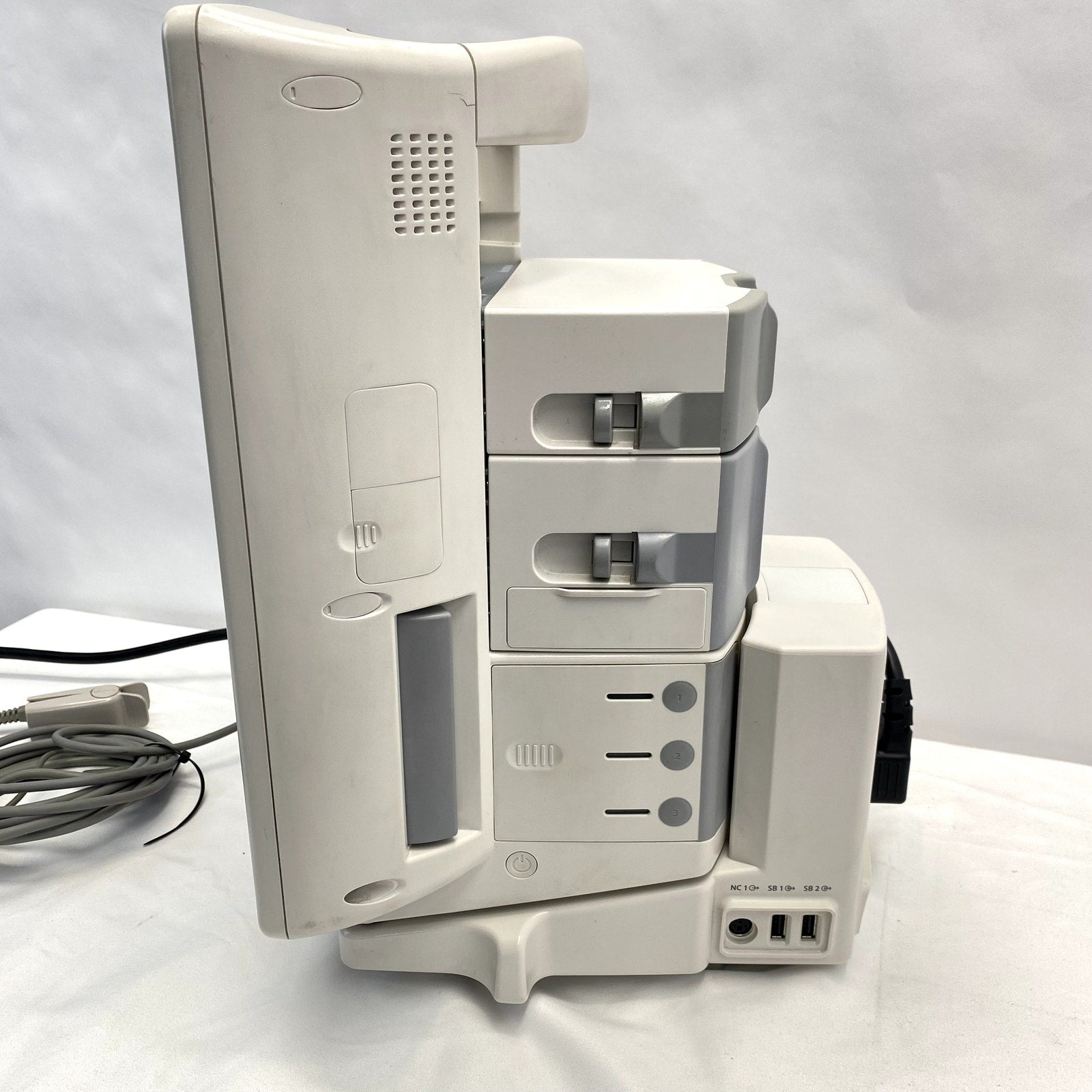 Mindray V12 | Patient Monitor System - NIBP, SPO2, ECG, V Dock
