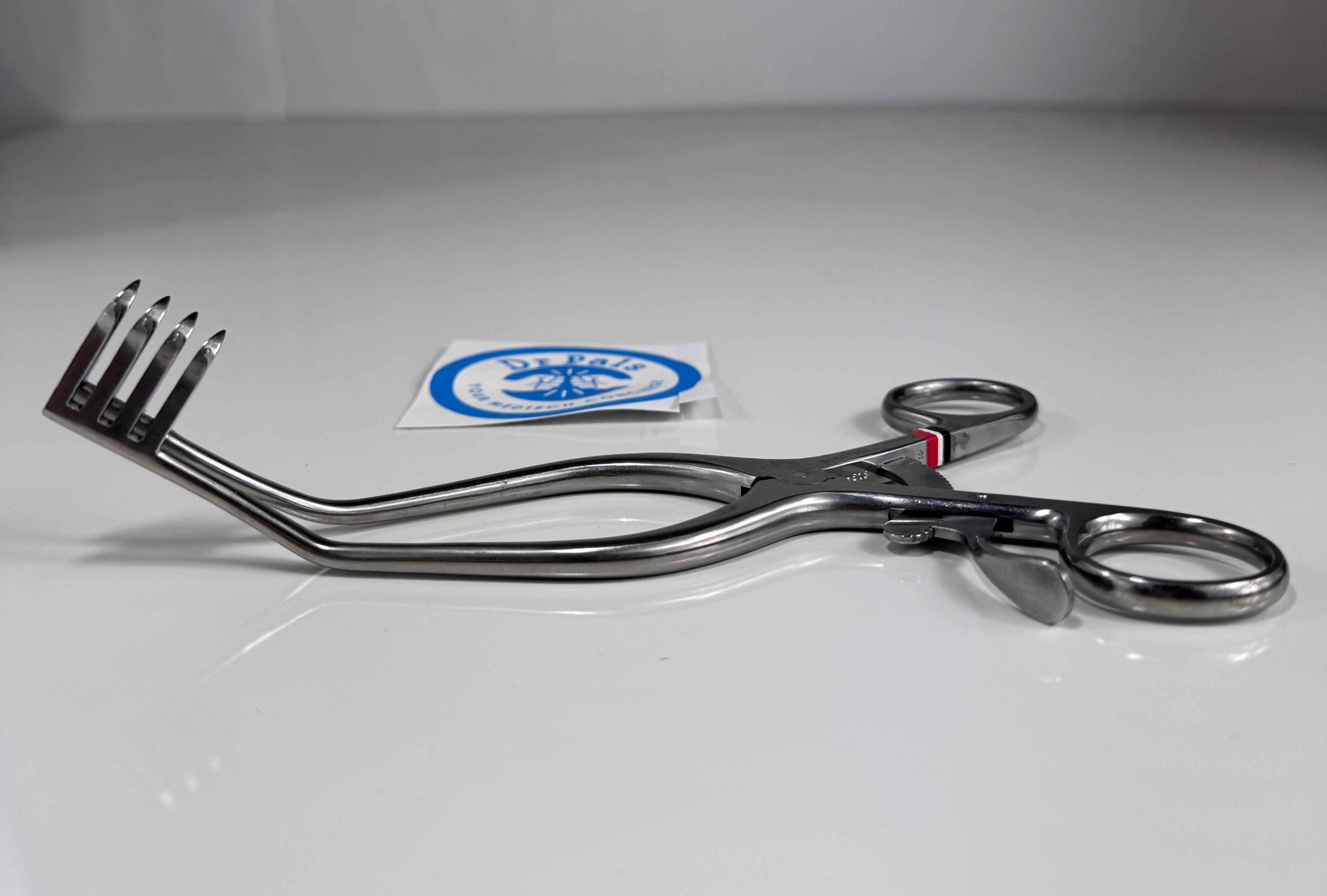 V. Mueller SA3114-001 | 6-1/4" Sharp 3 Prongs Weitlaner Retractor