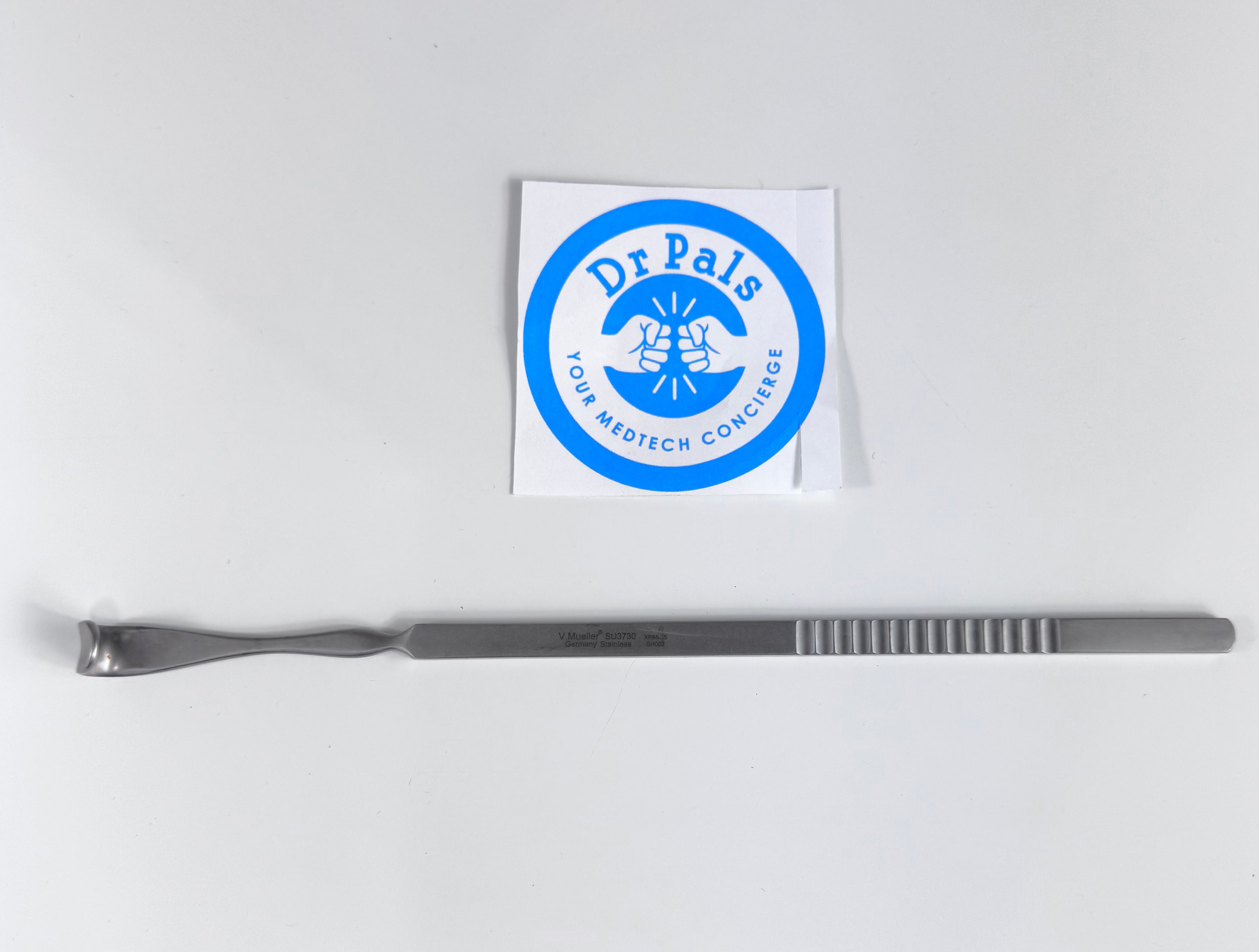 V. Mueller SU3730 | 9-1/4" Length 11mm Blade Vein Retractor Stainless