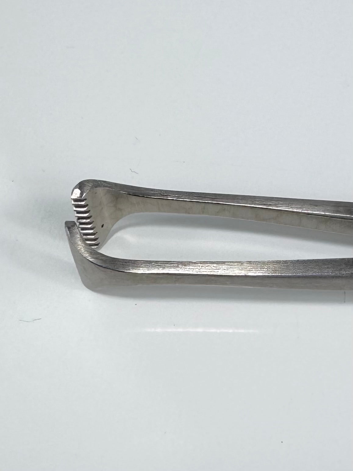 V. Mueller SU960 | 6-1/4", 9x10 Teeth Adair Tissue Forceps Stainless