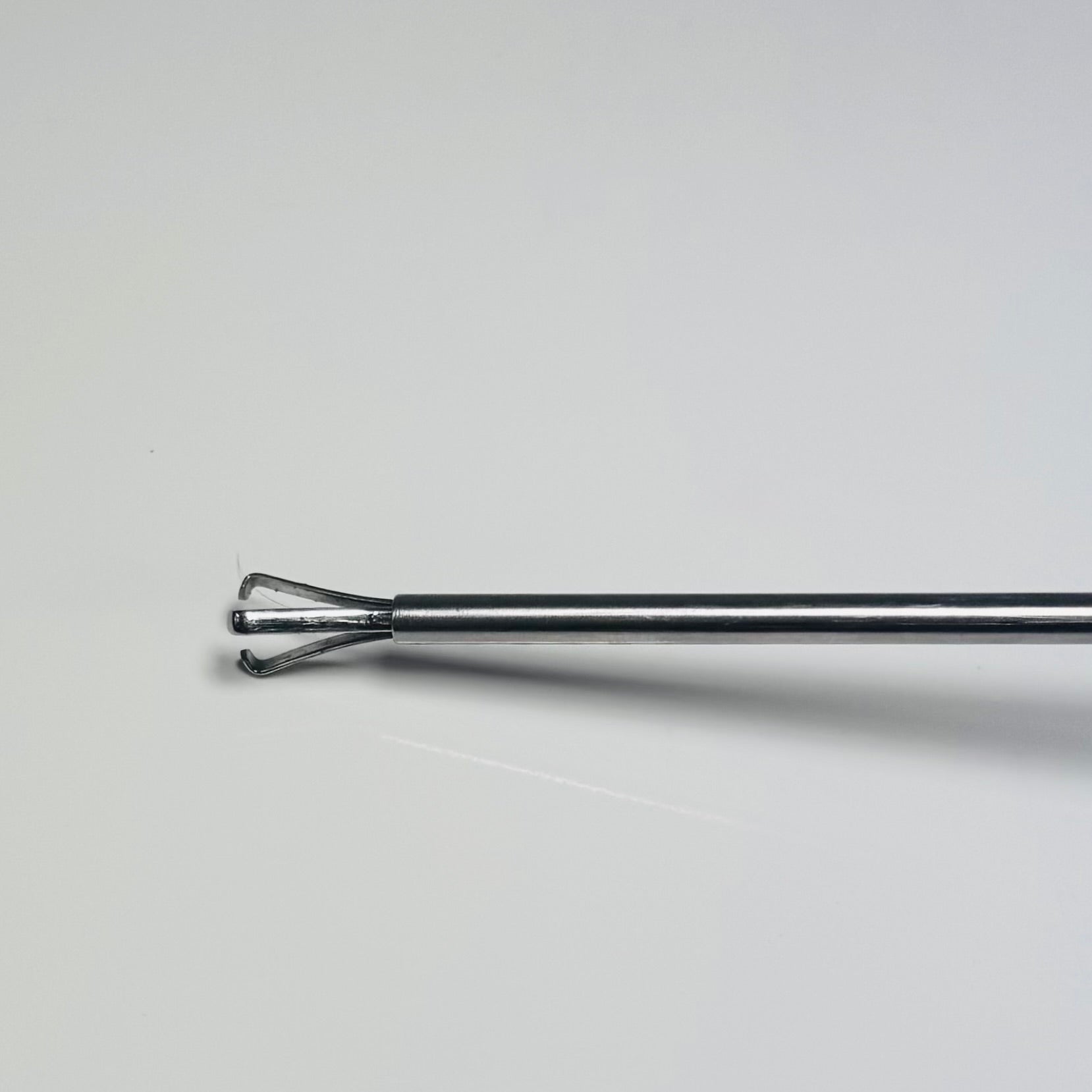 Olympus A3330 | 2.0mm x 40cm Rigid 3 Prong Grasper