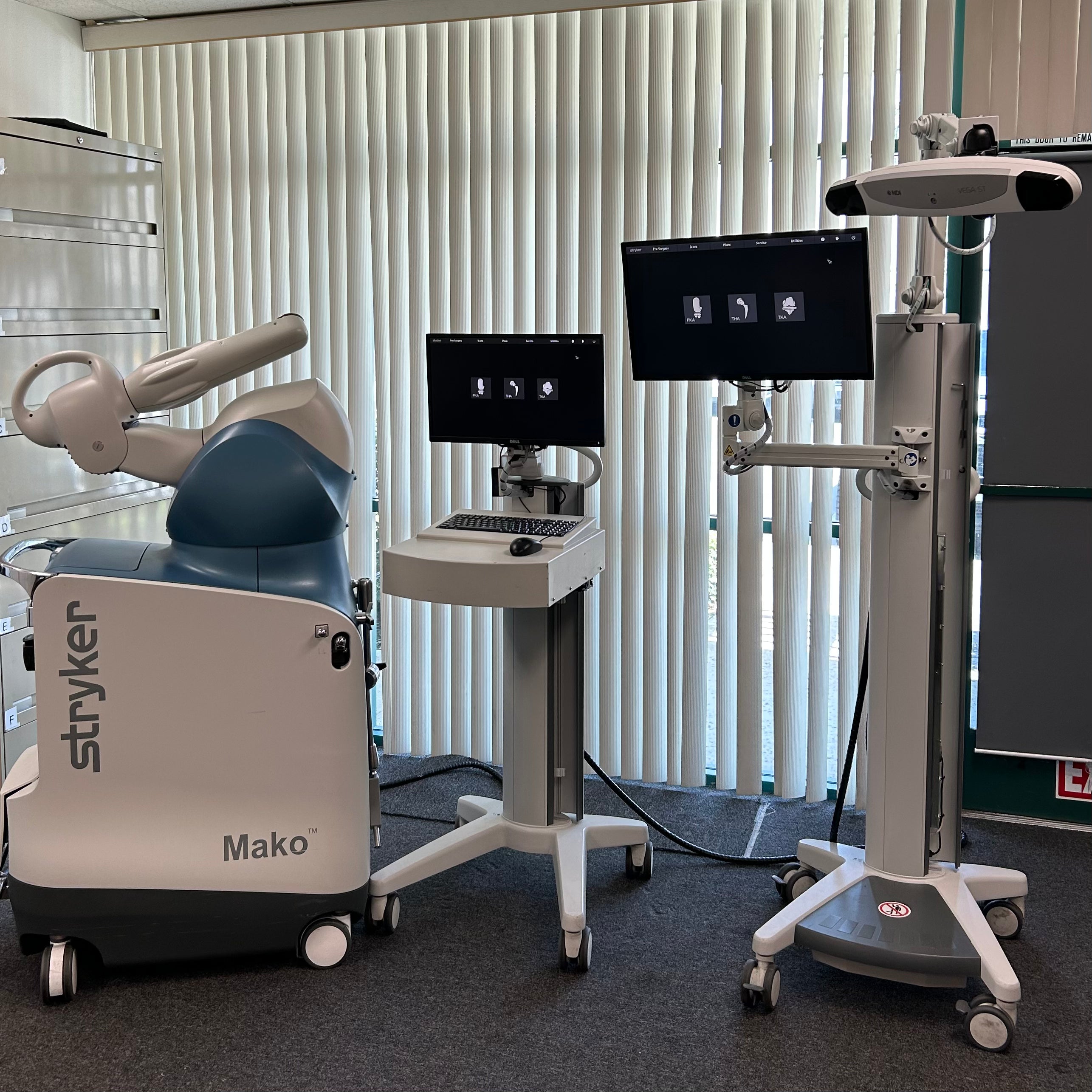 Stryker Mako Complete Program Bundle | Robot + TKA, THA & PKA Instrument Sets