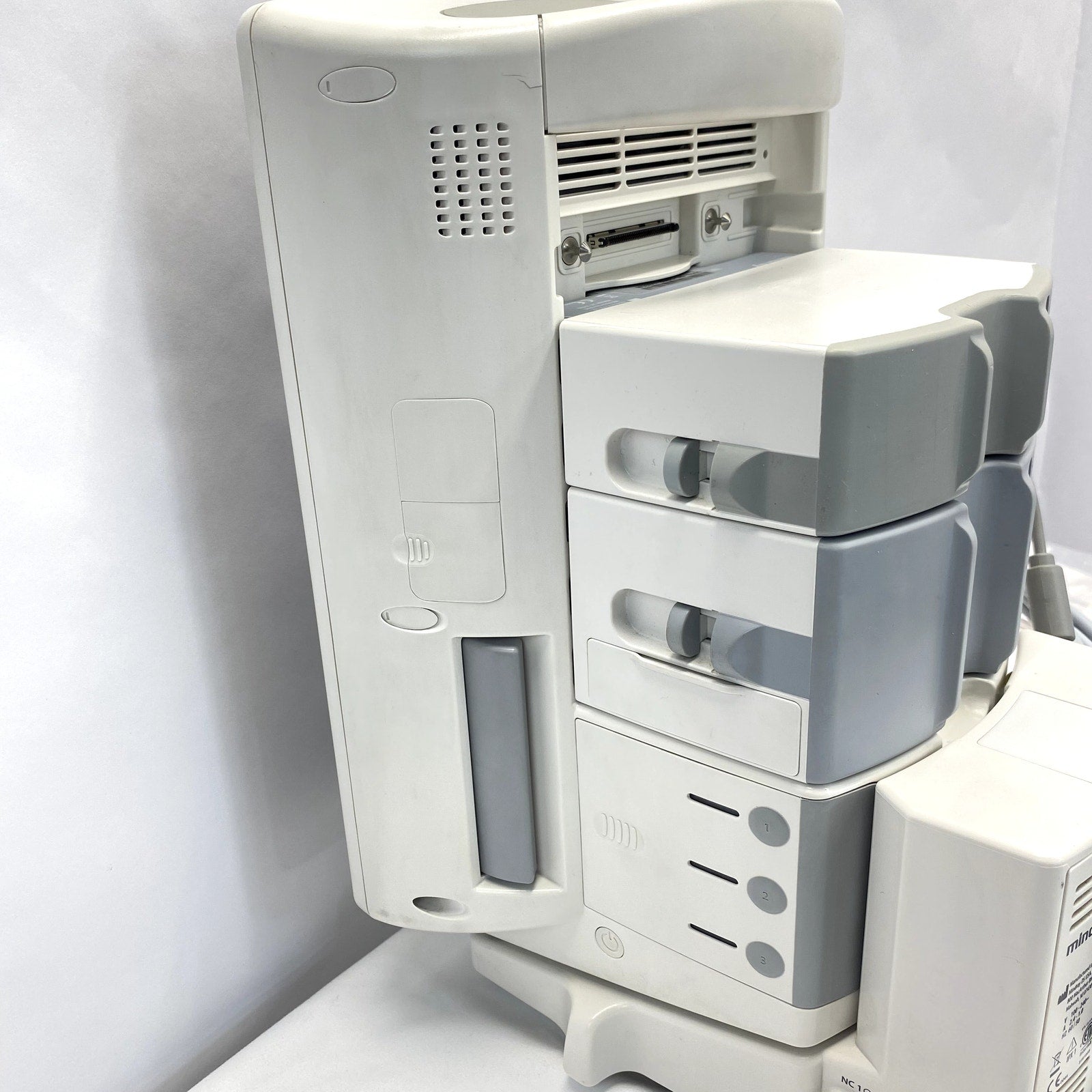 Mindray V12 | Patient Monitor System - NIBP, SPO2, ECG, V Dock