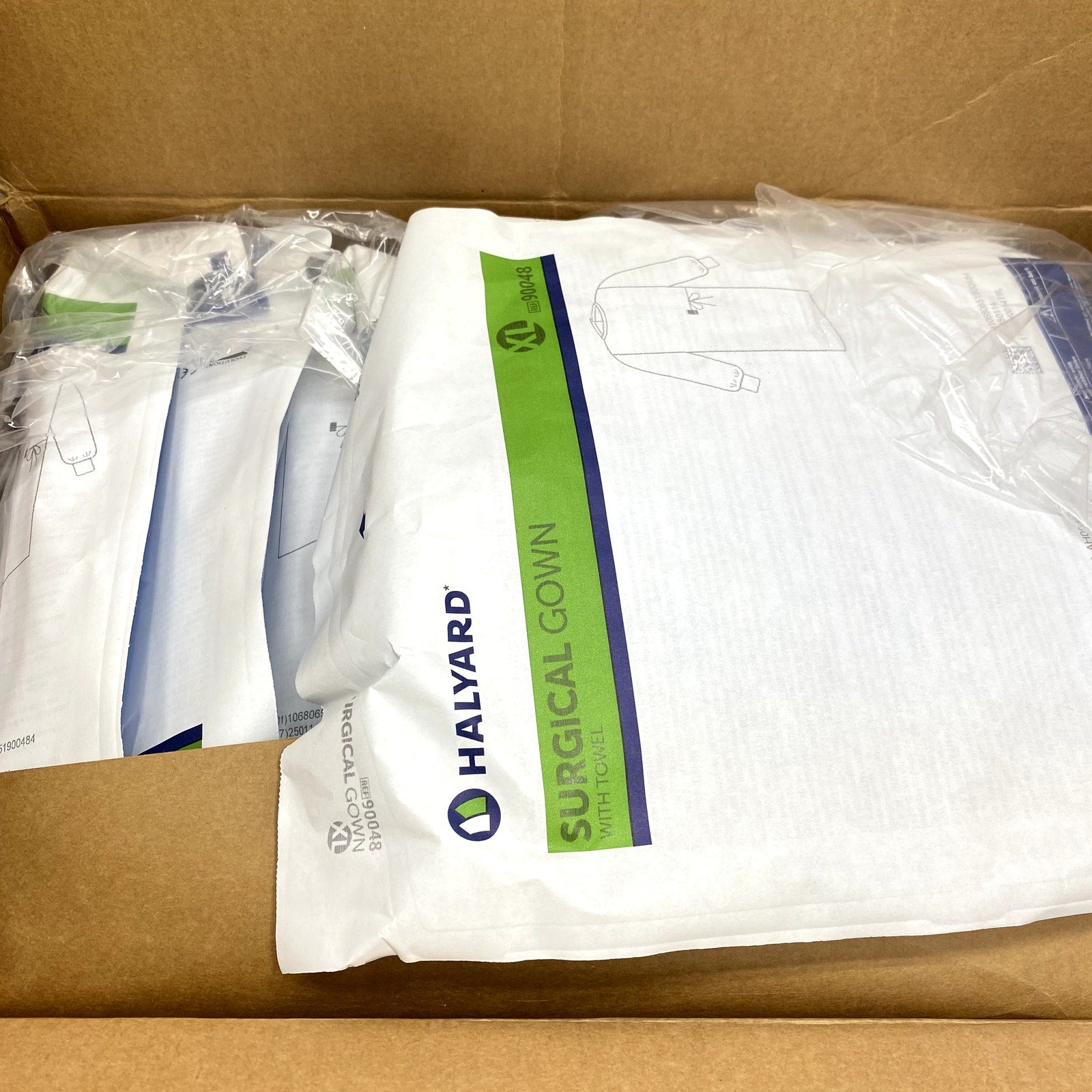 Halyard 90048 07 | Extra Large Surgical Gowns Evolution Blue, Box of 32 - New